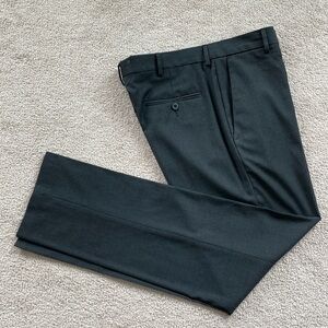 Kenneth Cole reaction dark grey Mens dress pants 34”x 32” in excellent condition